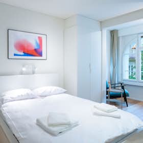 单间公寓 正在以 CHF 2,420 的月租出租，其位于 Zürich, Forchstrasse