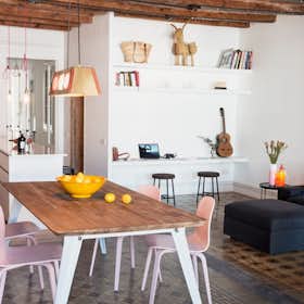Apartment for rent for €2,308 per month in Barcelona, Carrer de Pau Claris
