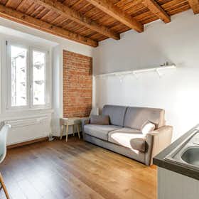 Studio for rent for €1,500 per month in Milan, Viale Bligny