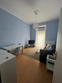 Apartment for rent for €1,600 per month in Frankfurt am Main, Würzburger Straße