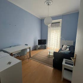 Apartment for rent for €1,600 per month in Frankfurt am Main, Würzburger Straße