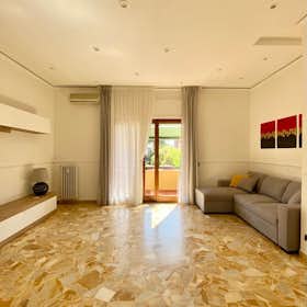 Appartement te huur voor € 1.400 per maand in Florence, Via Torcicoda