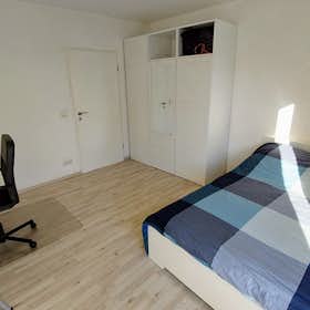 Privé kamer te huur voor € 999 per maand in Köln, Konrad-Adenauer-Straße