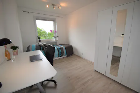 Private room for rent on Amsterdamer Straße, Köln