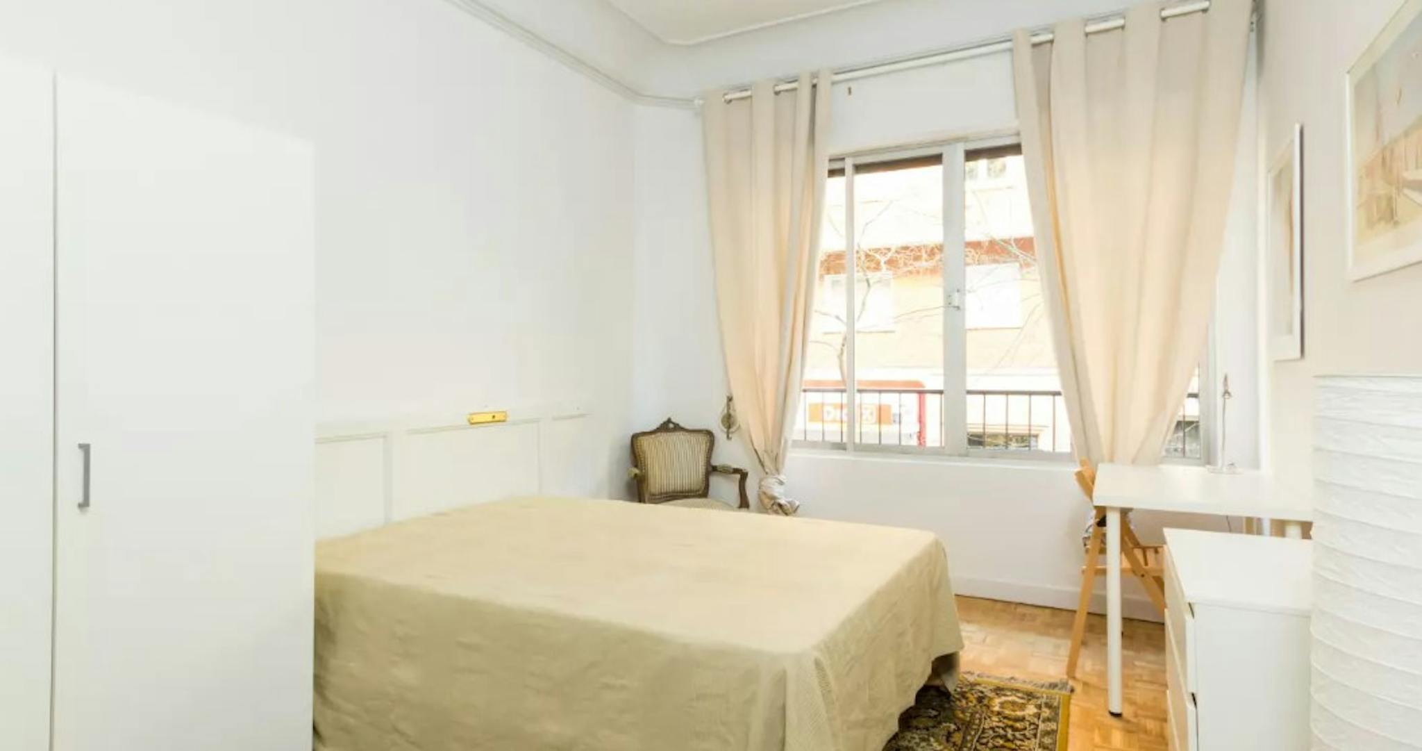 Calle de Santa Cruz de Marcenado, Madrid preview