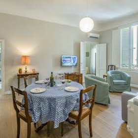 Apartment for rent for €2,850 per month in Florence, Piazza Gaetano Salvemini