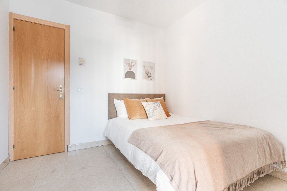 Private room for rent for €660 per month in Madrid, Plaza de Santa Cruz