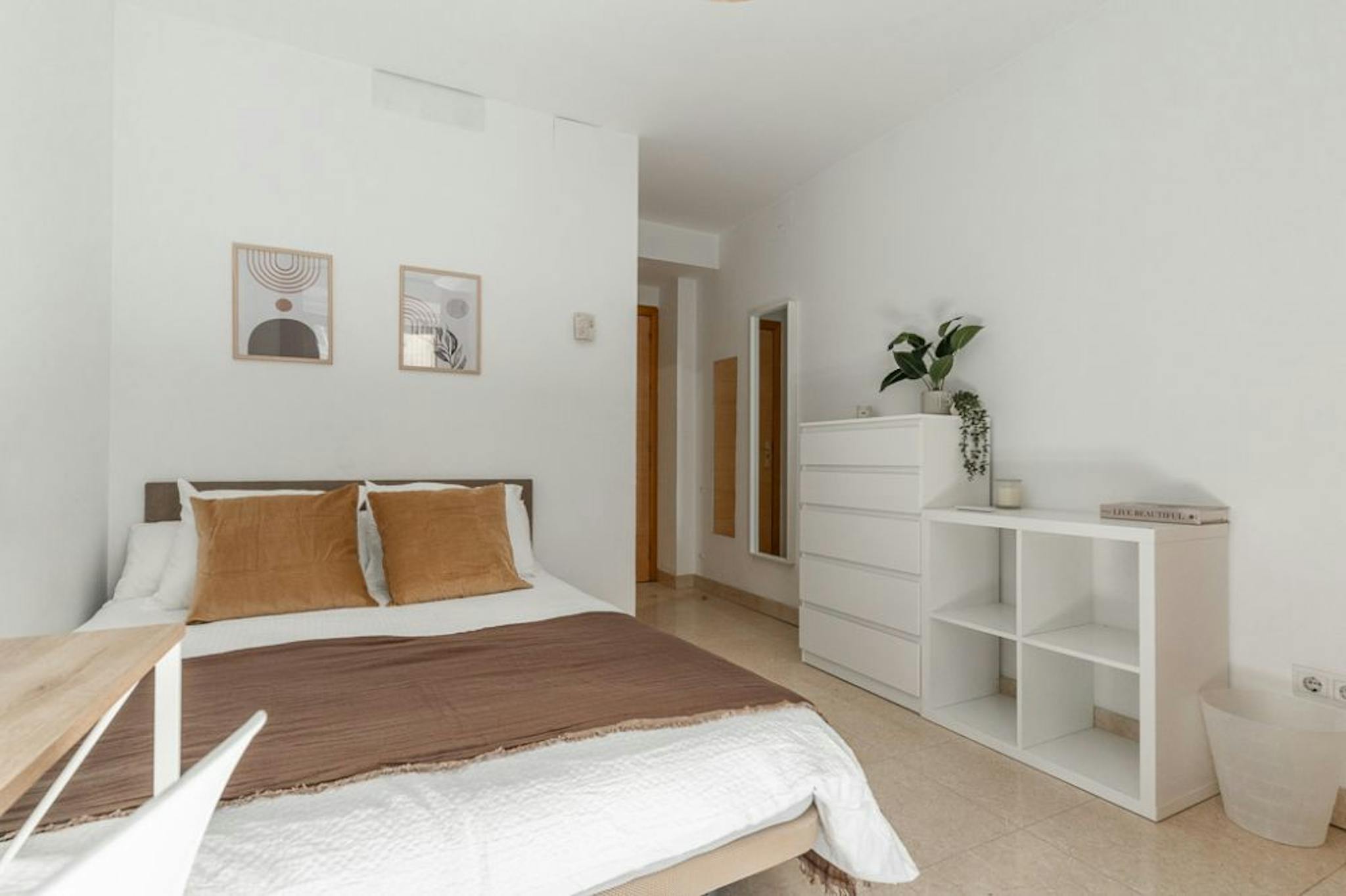 Plaza de Santa Cruz, Madrid preview