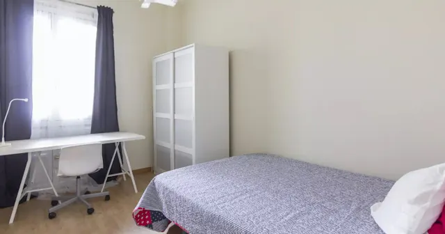 Private room in Calle de San Bernardo, Madrid (1334367) room image 2
