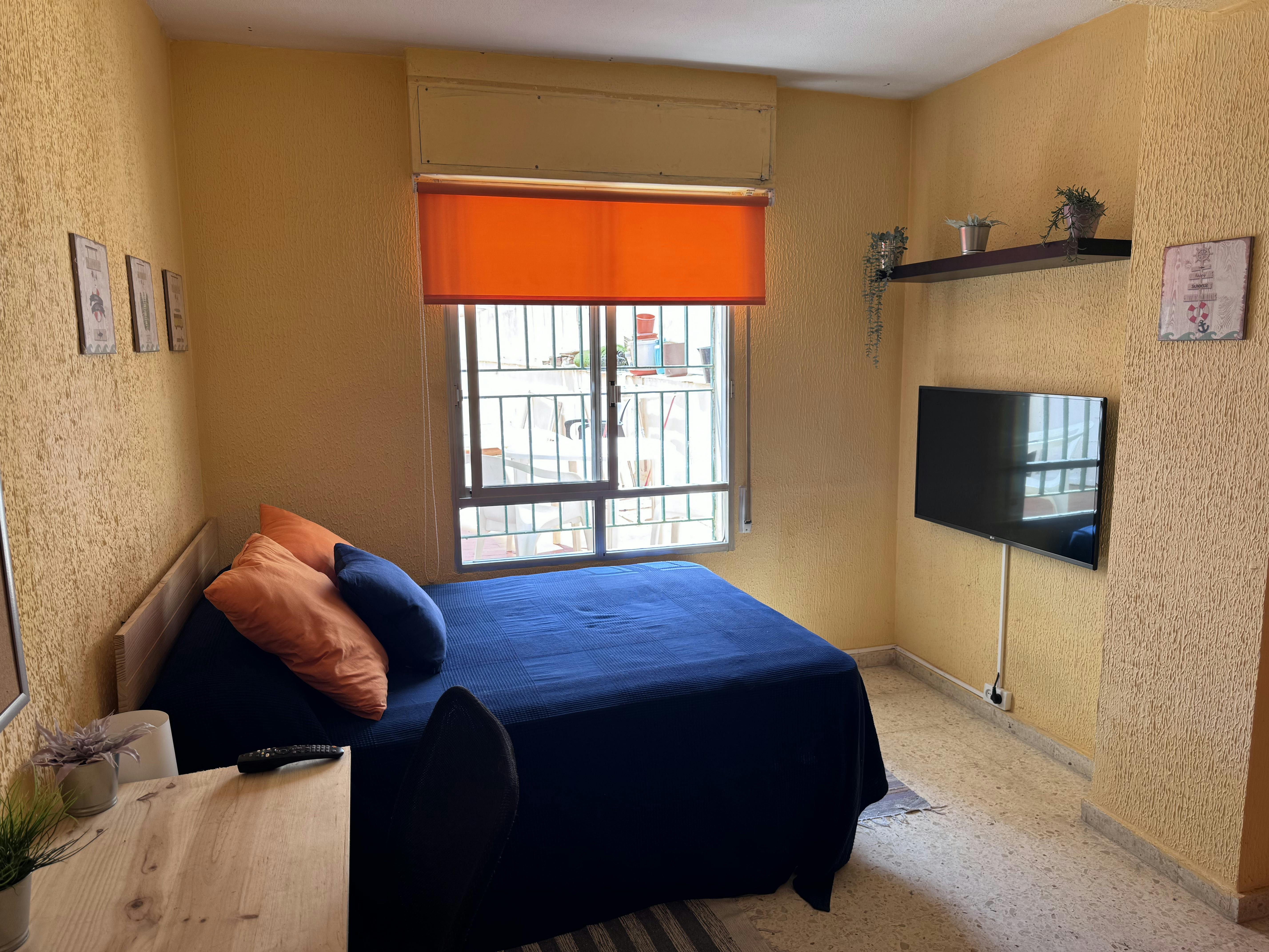 Chambre privée à louer pour 400 €/mois à Cartagena, Calle Carlos III