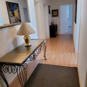 Appartement te huur voor € 1.500 per maand in Remscheid, Alleestraße