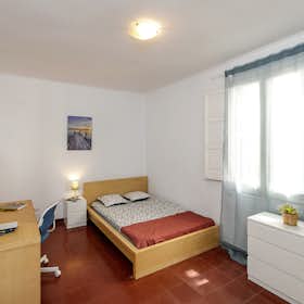 Private room for rent for €690 per month in Barcelona, Carrer d'Oliana
