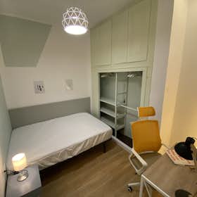 Private room for rent for €640 per month in Barcelona, Carrer de Sant Pau