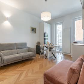 Apartment for rent for €2,850 per month in Milan, Via Erasmo Boschetti