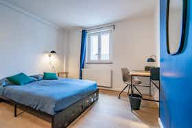 私人房间 正在以 €835 的月租出租，其位于 Arlon, Rue de Bastogne