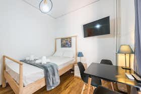 Appartement te huur voor € 3.000 per maand in Athens, Akadimou
