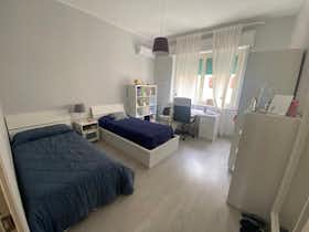 Private room for rent for €500 per month in Palermo, Via Gaspare Mignosi