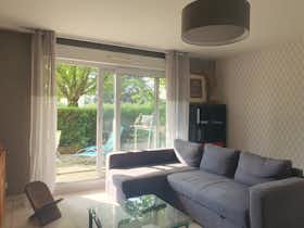 Apartment for rent for €1,100 per month in Livry-Gargan, Avenue Vauban