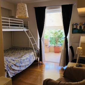 Private room for rent for €590 per month in Athens, Kallifrona