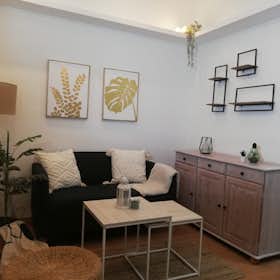 Apartment for rent for €1,913 per month in Madrid, Calle de Carranza