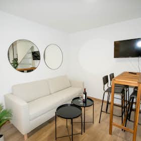 Apartment for rent for €1,900 per month in Madrid, Calle de Gabriel Usera
