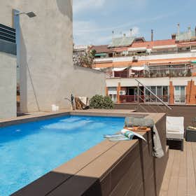 Apartment for rent for €4,197 per month in Barcelona, Carrer de Casanova