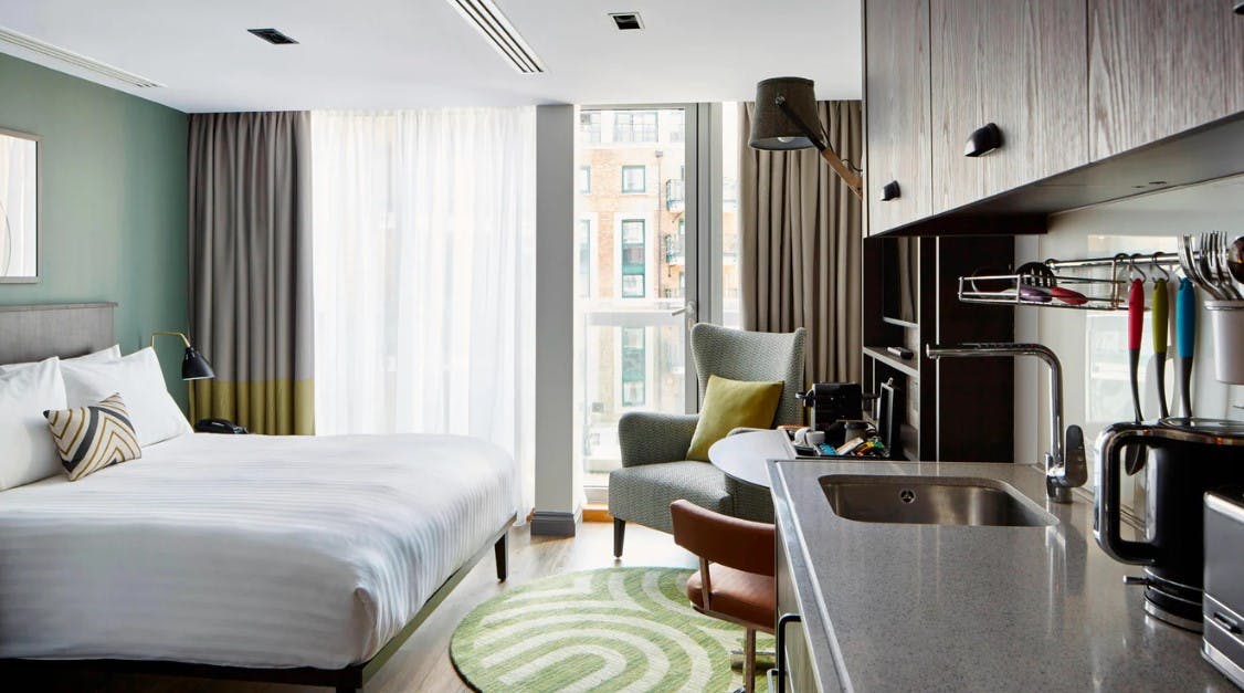 Studio for rent for £995 per month in London, Warwick Road