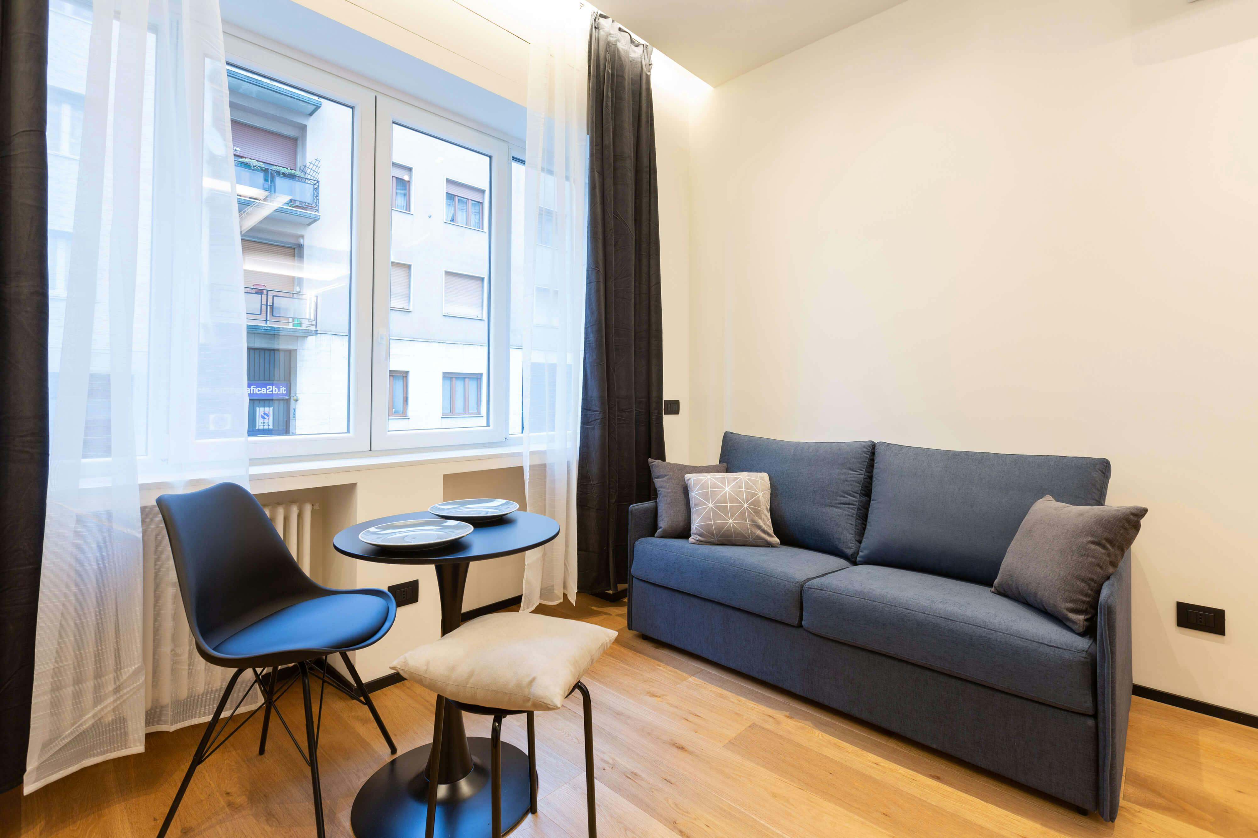 Studio for rent for €1,250 per month in Milan, Via dei Cybo