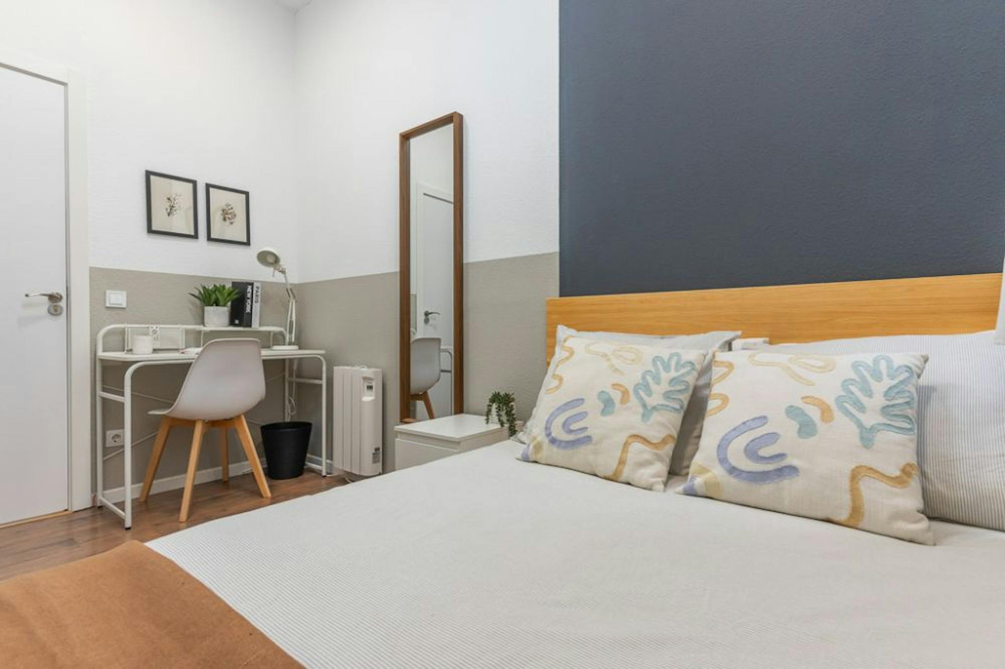 Calle de los Caños del Peral, Madrid preview