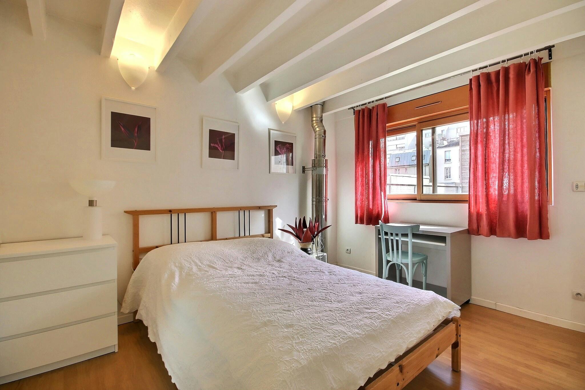 Apartment for rent for €2,268 per month in Paris, Rue Saint-Fargeau