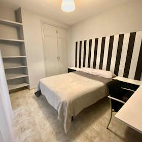 Private room for rent for €670 per month in Madrid, Calle de Gaztambide