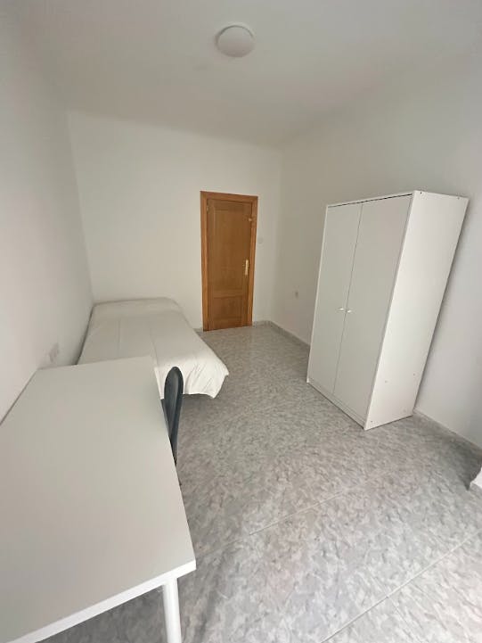Habitación privada en alquiler por 330 € al mes en Murcia, Calle San José