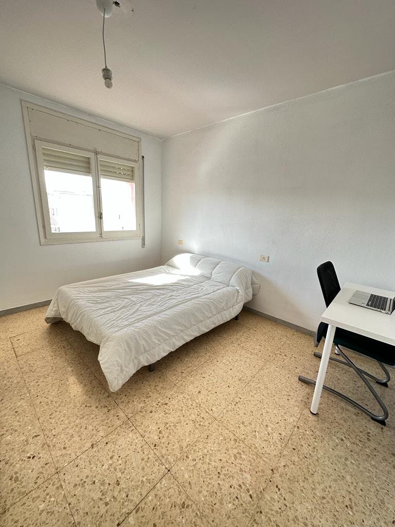 Privat rum att hyra för 400 € i månaden i Reus, Carrer d'Antoni de Bofarull
