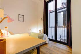 Private room for rent for €860 per month in Barcelona, Carrer de la Mercè