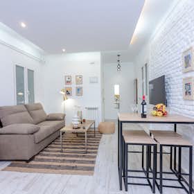 Apartment for rent for €2,000 per month in Madrid, Calle de Menorca