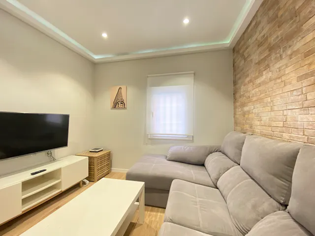 1-Bedroom House in Calle de Amalia, Madrid (1339785) room image 1
