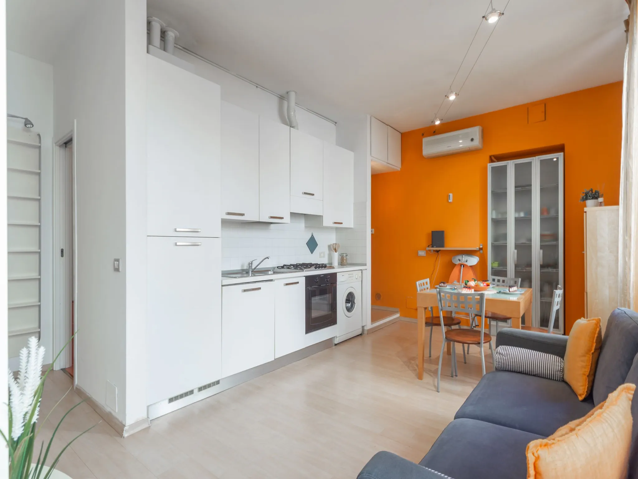 1-Bedroom Apartment in Via Antonio Fogazzaro, Milan (1339884) ROOM 1