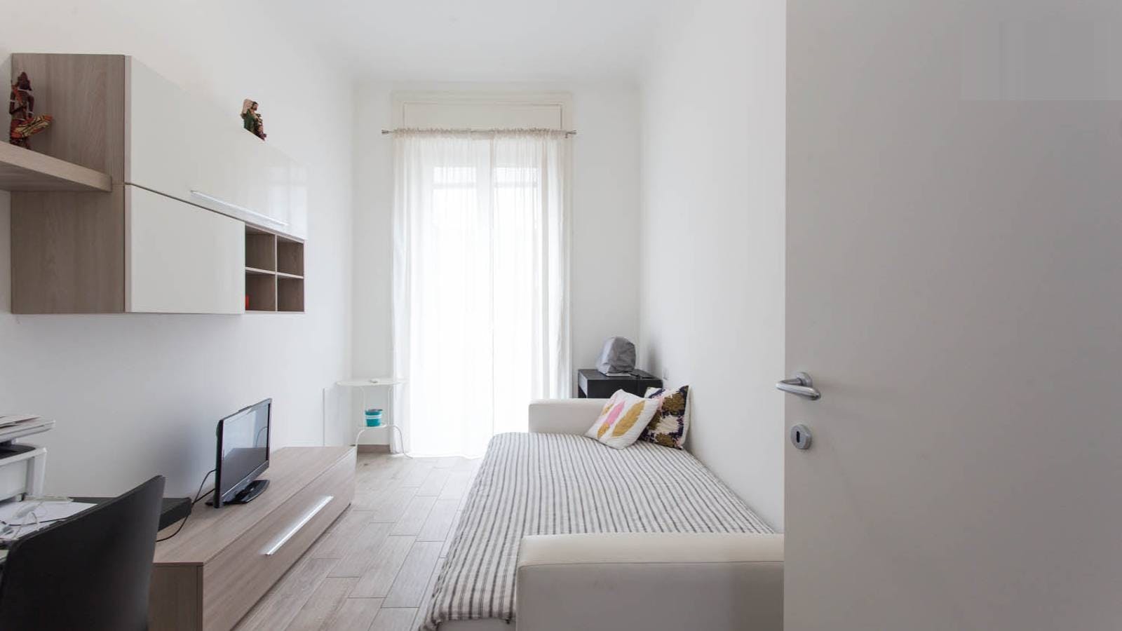 Private room for rent for €750 per month in Milan, Via Sommacampagna