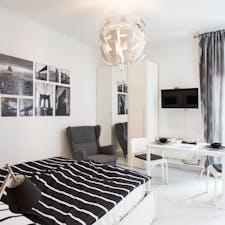 Studio for rent for 830 € per month in Milan, Via Oristano