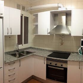 Private room for rent for €595 per month in Barcelona, Carrer de Piquer
