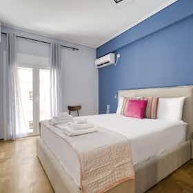 公寓 正在以 €1,500 的月租出租，其位于 Athens, Menandrou