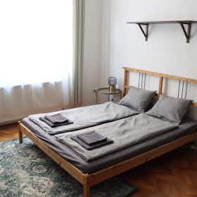 Apartment for rent for HUF 583,428 per month in Budapest, Király utca