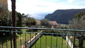 Квартира за оренду для 2 400 EUR на місяць у Finale Ligure, Via Sebastiano Caboto