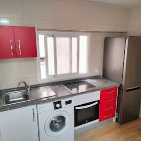 Apartamento for rent for € 750 per month in Málaga, Calle Horacio Lengo