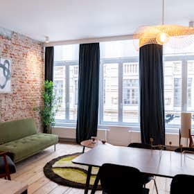 Private room for rent for €690 per month in Brussels, Rue du Marché aux Herbes