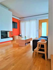 Apartament de închiriat pentru 1.300 EUR pe lună în Gérakas, Kazantzaki Nikou