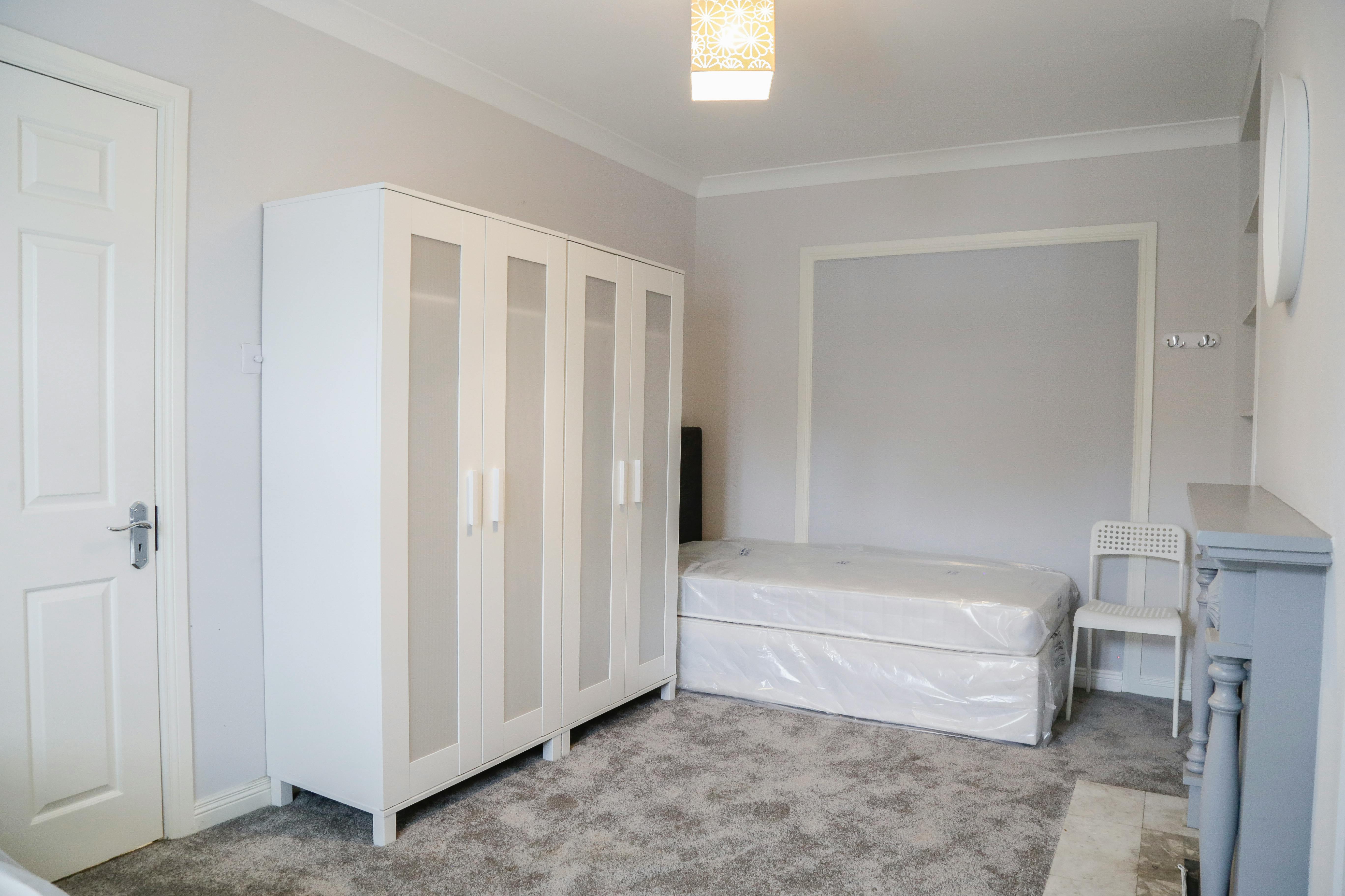 Shared room for rent for €737 per month in Dublin, Phibsborough Road