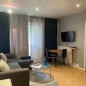 Appartement te huur voor € 1.390 per maand in Viroflay, Avenue du Général Leclerc