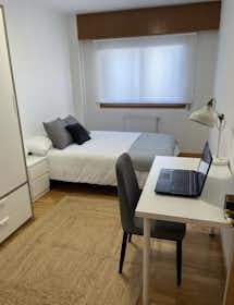 私人房间 正在以 €350 的月租出租，其位于 Culleredo, Rúa Francisco Largo Caballero