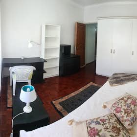 Private room for rent for €450 per month in Almada, Rua Pedro Nunes